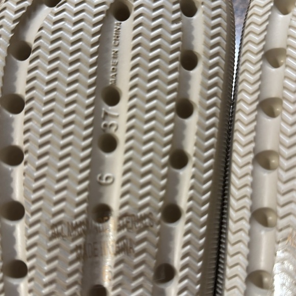 Wild Diva Lounge Maura Strap Sandals Size 6  Beige Open Toe Slip On Style - Picture 9 of 12